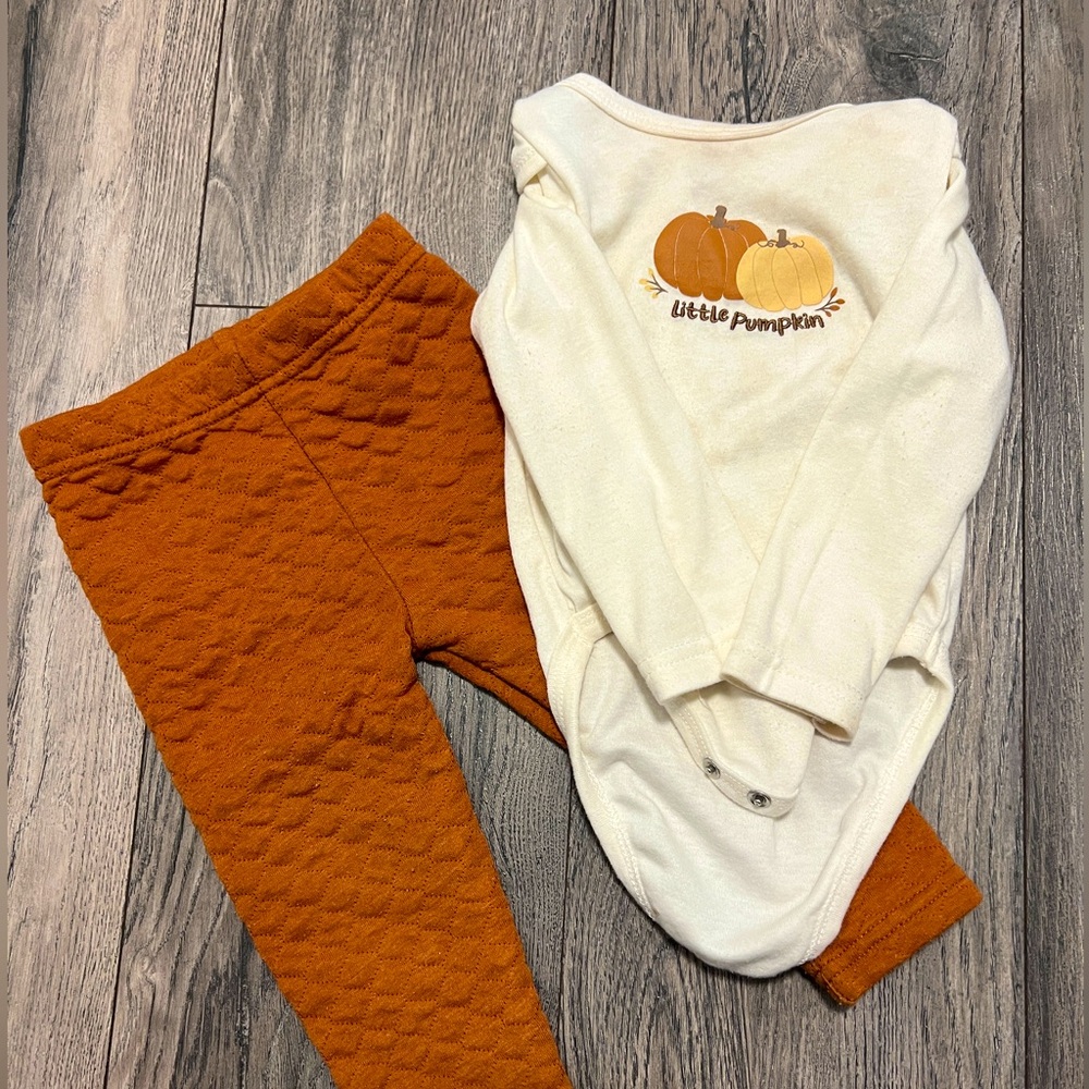 🌱🦢4 FOR $15!🦢🌱 Little Pumpkin Cream and Orange Kids Bottoms Set